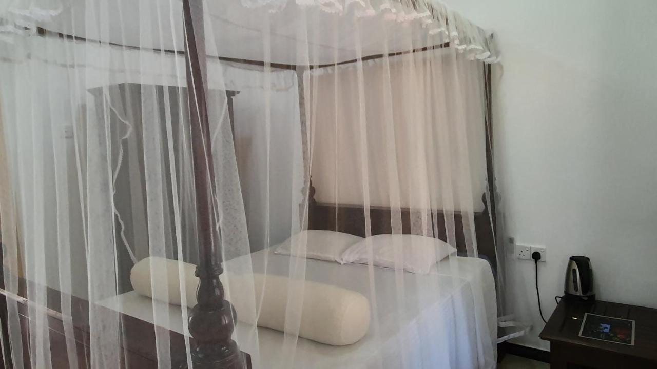 Bandulas Beach House Hikkaduwa Exterior foto